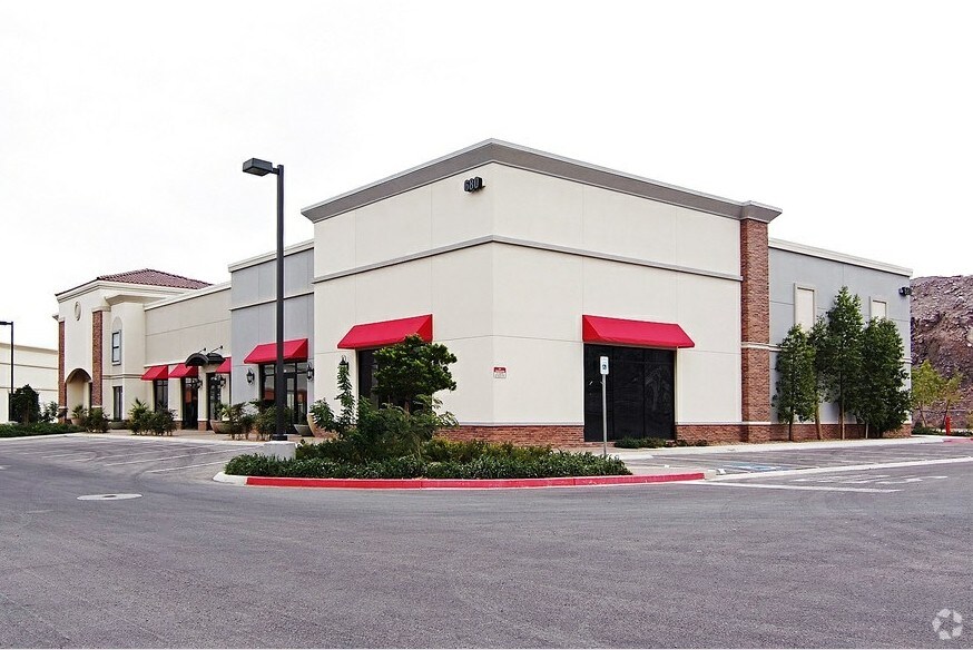 More Photos Of 670 S Green Valley Pky, Henderson Storefront Retail Office For Lease