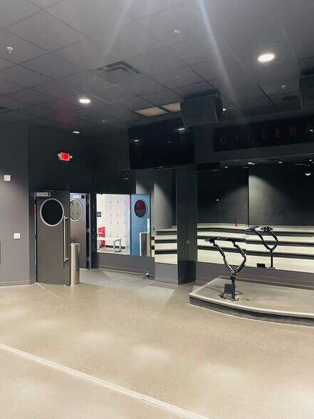 More Photos Of 8305 W Sunset Blvd, West Hollywood Office For Lease