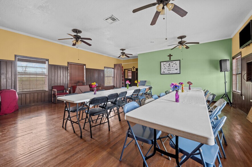 More Photos Of 1208 W Clayton St, Dayton Medical For Sale
