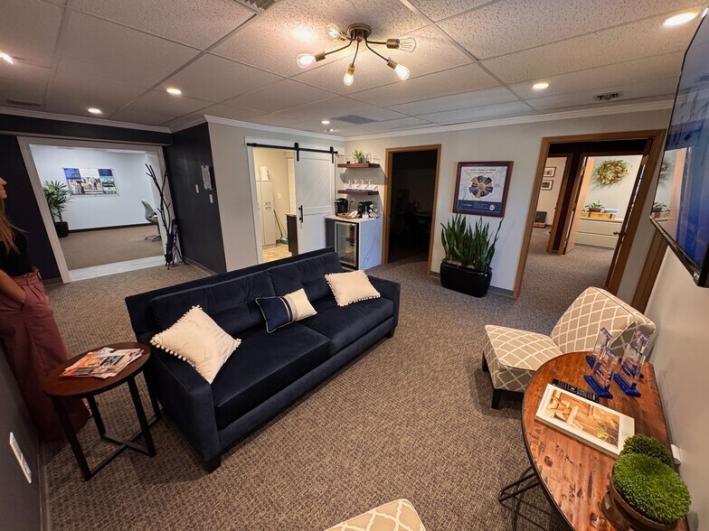 More Photos Of 13990 Olive Blvd, Chesterfield Office For Lease