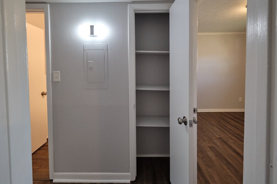 More Photos Of 609 E Inskip Dr, Knoxville Apartments For Sale