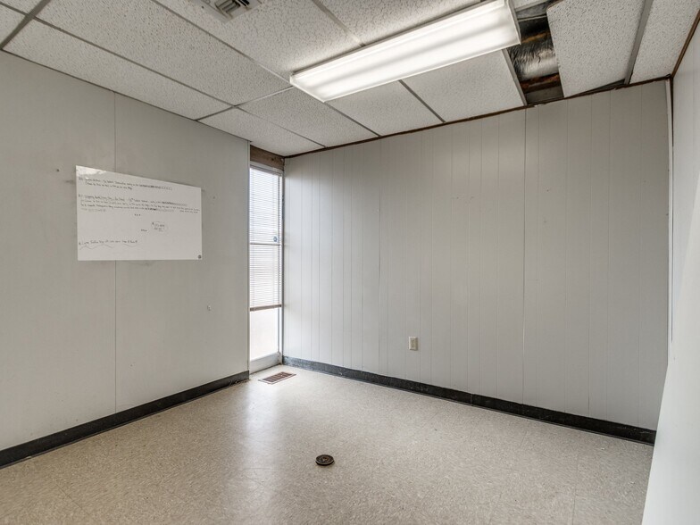 More Photos Of 5835 S Pennsylvania Ave, Oklahoma City Medical For Sale