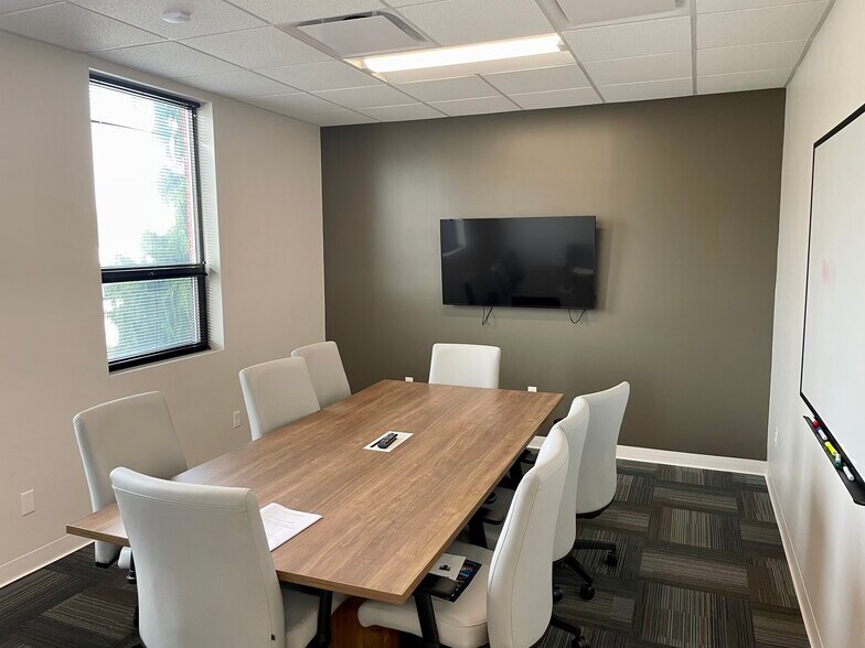 More Photos Of 20 Altieri Way, Warwick Flex For Lease