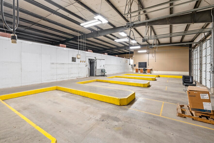 More Photos Of 275 Larcel Dr, Sikeston Flex For Sale