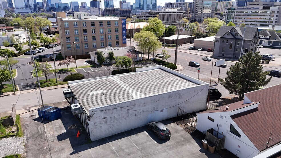 More Photos Of 2100 Charlotte Ave, Nashville Freestanding For Lease