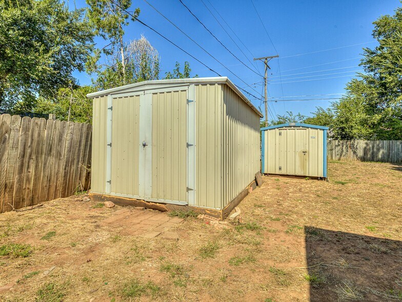 More Photos Of 721 SW 59th St, Oklahoma City Flex For Sale