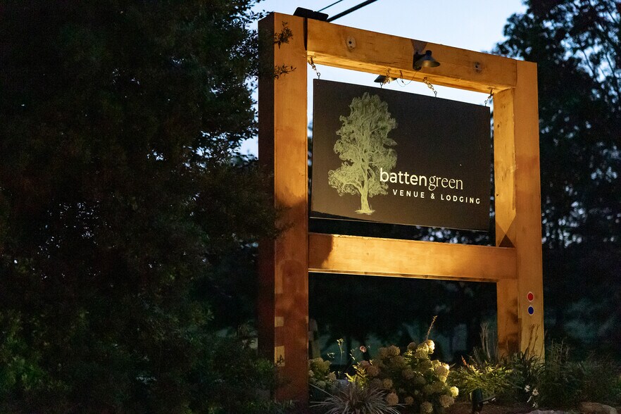 More Photos Of 1329 Commerce Rd, Staunton Hotel For Sale