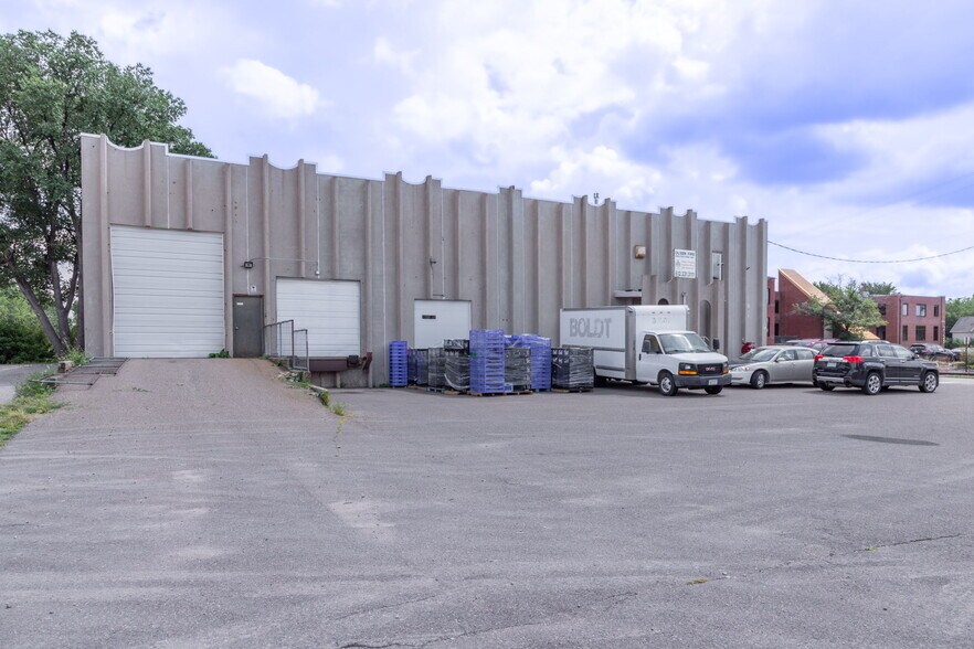 Primary Photo Of 321 NE Wilson St, Minneapolis Light Distribution For Lease