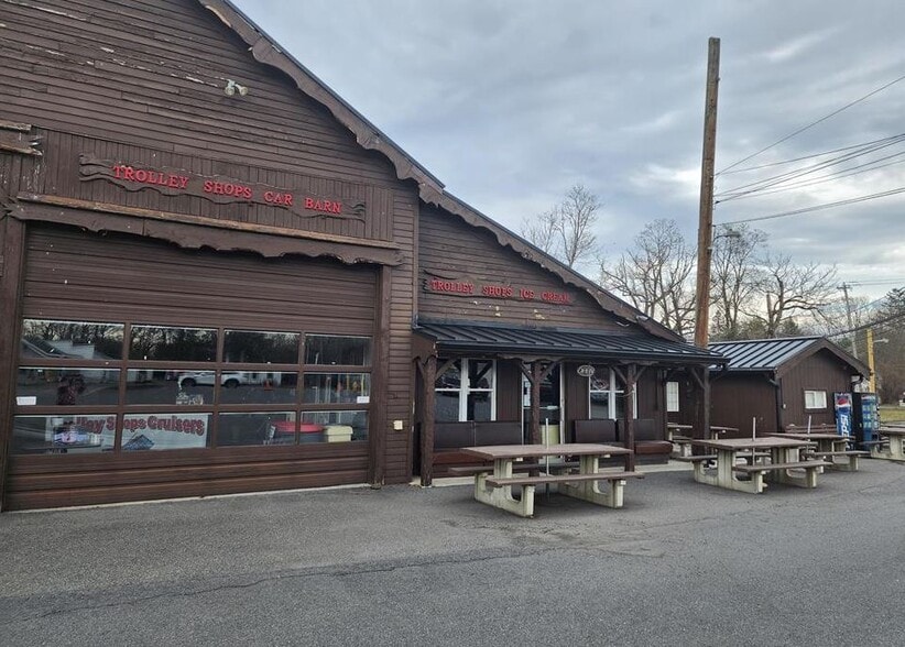 Primary Photo Of 255 E Central Ave, Bangor General Retail For Sale