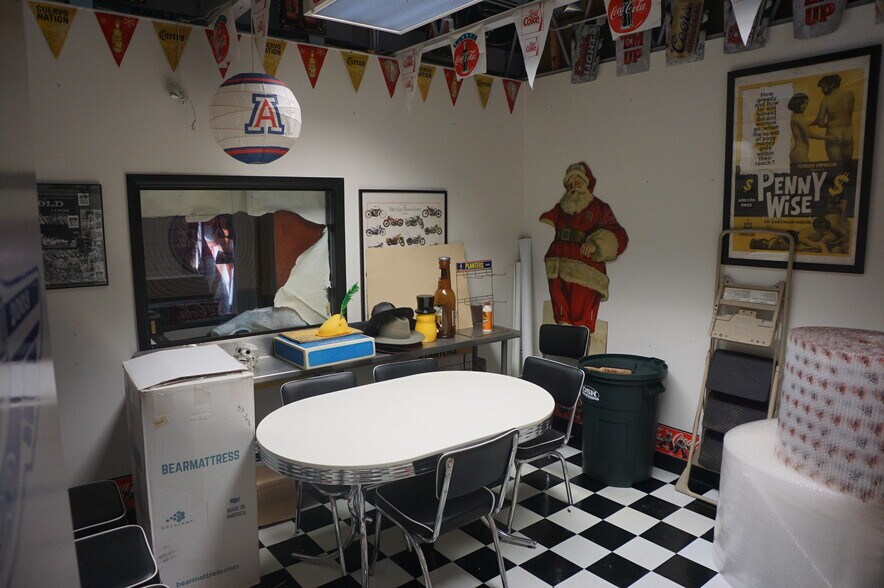 More Photos Of 15200 Mansel Ave, Lawndale Office For Lease