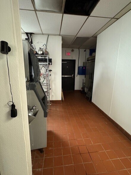 More Photos Of 2000 W Southlake Blvd, Southlake Restaurant For Lease