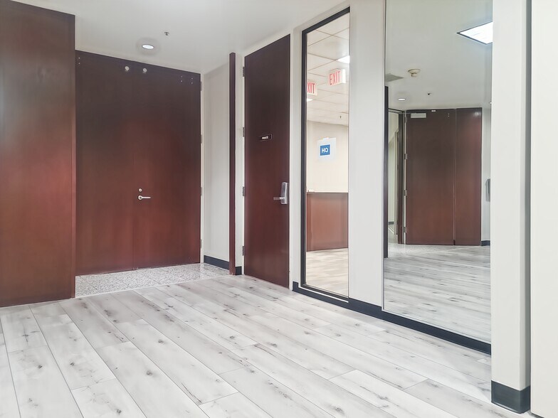 More Photos Of 1300 K St, Modesto Coworking Space