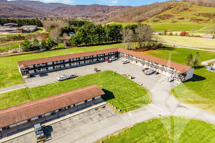 More Photos Of 21507 Seneca Trl, Marlinton Hotel For Sale