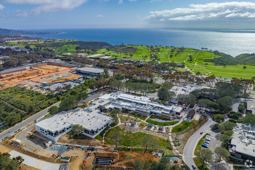 More Photos Of 11085 N Torrey Pines Rd, La Jolla Unknown For Lease