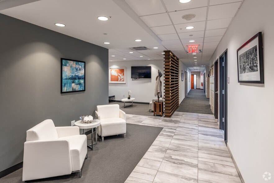 More Photos Of 1325 Avenue of the Americas, New York Coworking Space