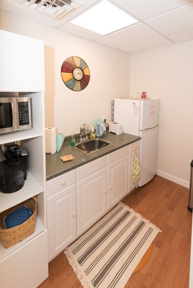 More Photos Of 8441 Belair Rd, Nottingham Medical For Lease