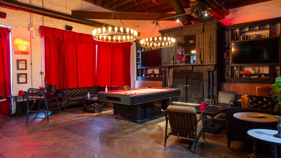 More Photos Of 455 W North Ave, Chicago Restaurant For Lease