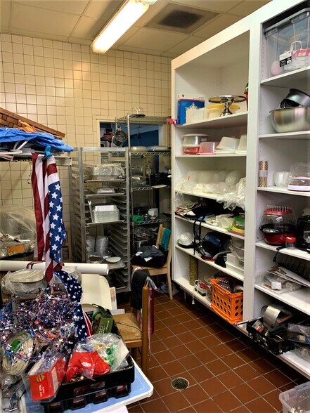 More Photos Of 1208 Laurel St, Columbia Freestanding For Sale