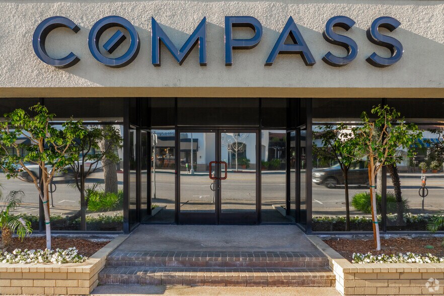 More Photos Of 14140-14144 Ventura Blvd, Sherman Oaks Loft Creative Space For Lease