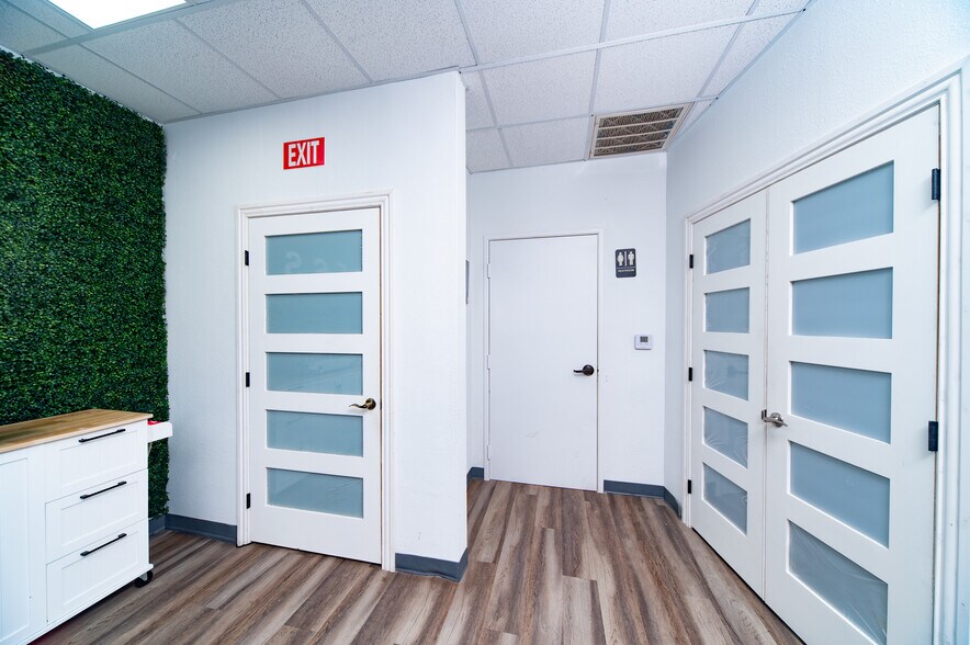 More Photos Of 2110 W Eldorado Pky, McKinney Storefront Retail Office For Lease