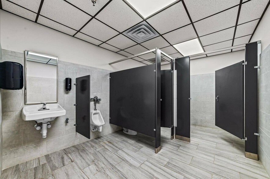 More Photos Of 2107 Black Creek Rd SE, Wilson Warehouse For Lease