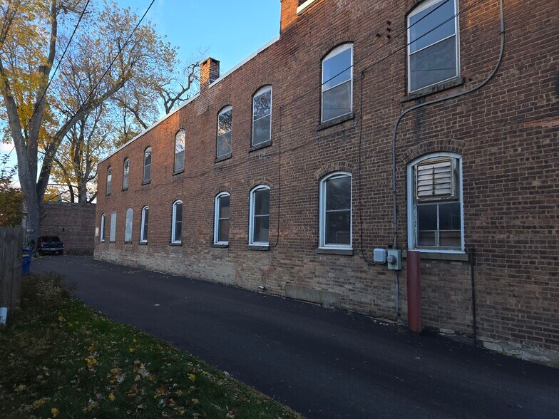 More Photos Of 39 St James St, Kingston Storefront Retail Office For Sale