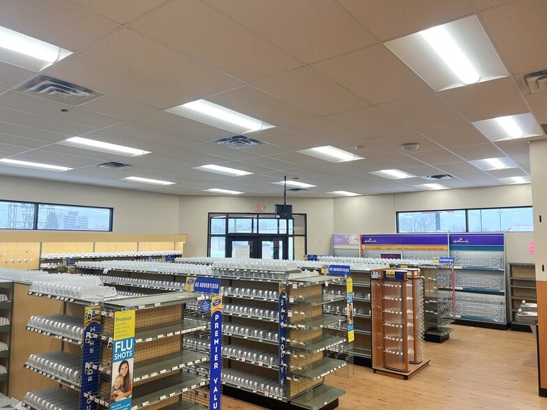 More Photos Of 209 Washington St, Brainerd General Retail For Sale