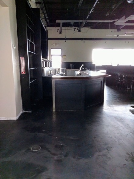 More Photos Of 2055 S Linden Rd, Flint Restaurant For Sale