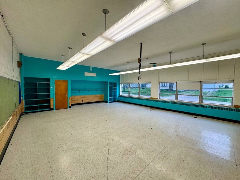 More Photos Of 111 W College Ave, Shelbina Schools For Sale