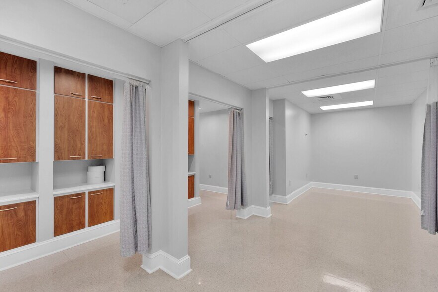 More Photos Of 1201-1203 Colonial Commons Ct, Lancaster Medical For Lease