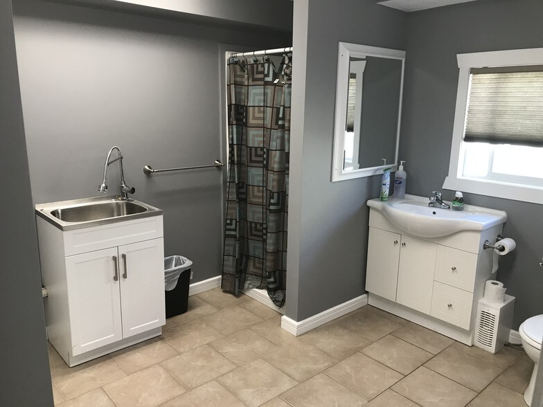 More Photos Of 4212 Hewlett Dr, Red Deer County Industrial For Sale