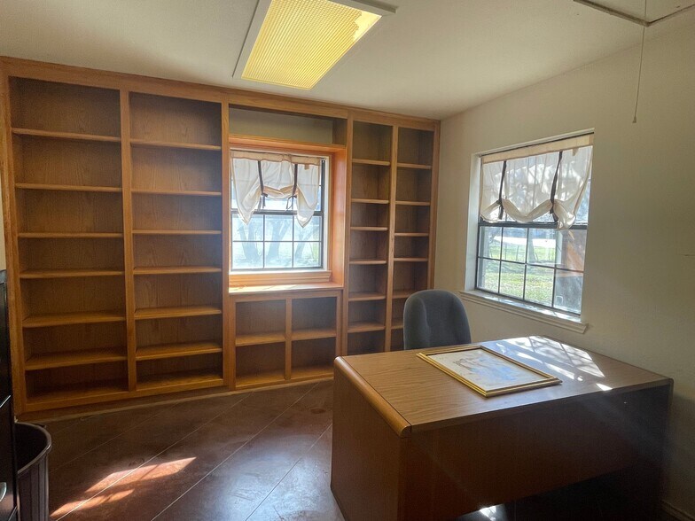 More Photos Of 1312 N US Highway 281, Lampasas Healthcare For Sale