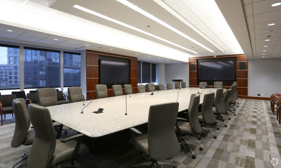 More Photos Of 101 W Main St, Norfolk Office For Lease