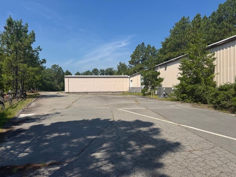 More Photos Of 11496 US Highway 15 501, Aberdeen Warehouse For Lease
