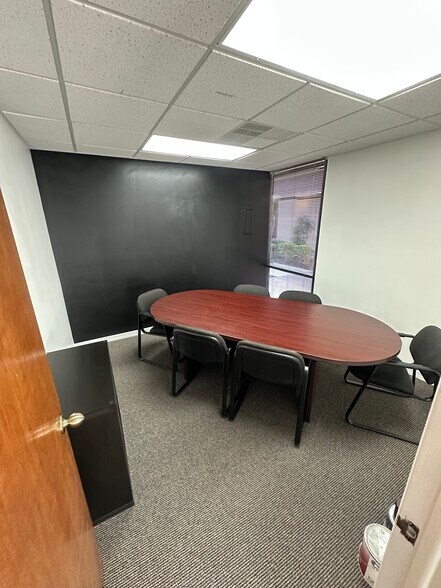 More Photos Of 14902 Winding Creek Ct, Tampa Medical For Lease