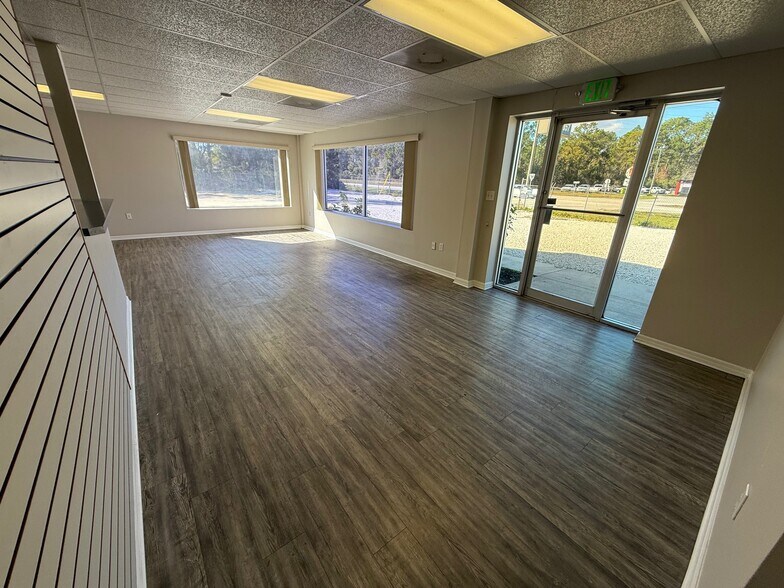 More Photos Of 2390 E International Speedway Blvd, Deland Freestanding For Lease