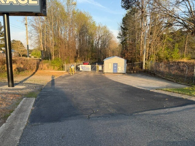 More Photos Of 2770 Antioch Rd, Cumming Self Storage For Lease