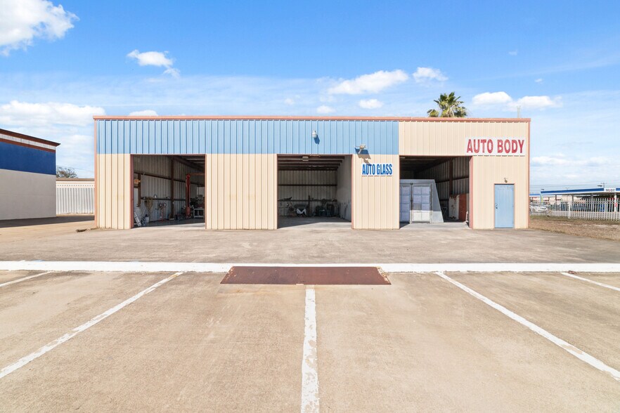 More Photos Of 11239 Veterans Memorial Dr, Houston Auto Repair For Sale