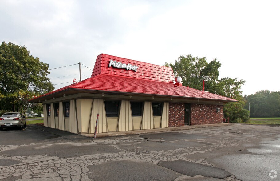 More Photos Of 1968 Empire Blvd, Webster Restaurant For Lease