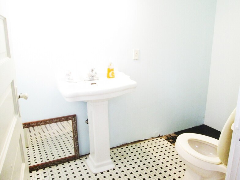 More Photos Of 4260 Lawrenceville Hwy, Tucker Loft Creative Space For Sale