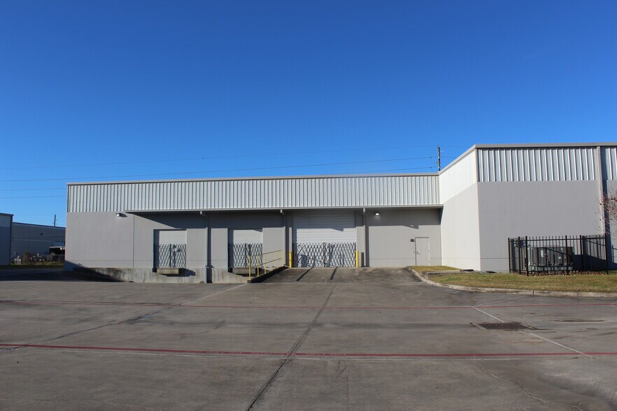 More Photos Of 15330 Vantage Pky W, Houston Unknown For Lease