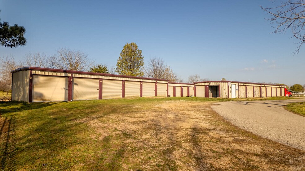 More Photos Of 101 Bingham st, Koshkonong Specialty For Sale