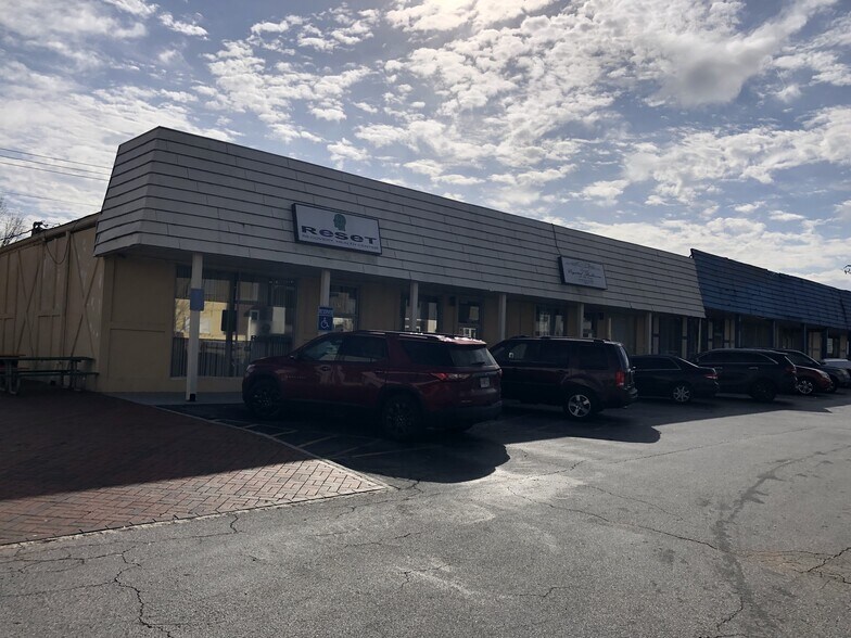 Primary Photo Of 6978 Main St, Lithonia Storefront Retail Office For Sale