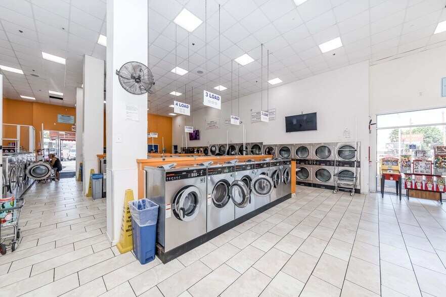 More Photos Of 10601 S Vermont Ave, Los Angeles Freestanding For Sale