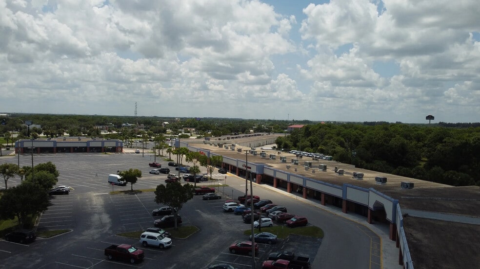 More Photos Of 2705-2819 Peters Rd, Fort Pierce Office For Lease