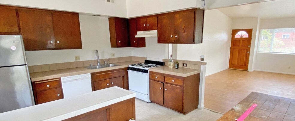 More Photos Of 925 Camino Lindo, Goleta Apartments For Sale