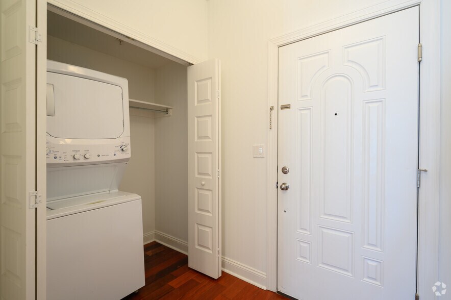 More Photos Of 1 Brown St, Philadelphia Apartments For Lease