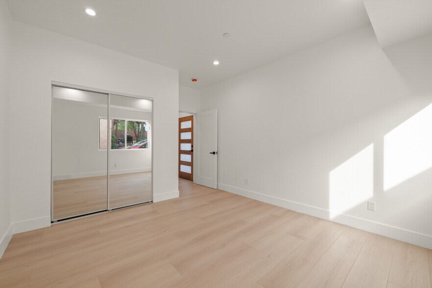 More Photos Of 913 N Hobart Blvd, Los Angeles Apartments For Sale