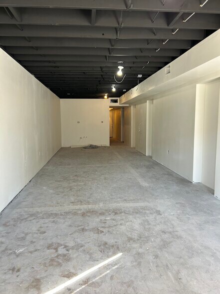 More Photos Of 513 S Main St, Franklin Storefront For Lease