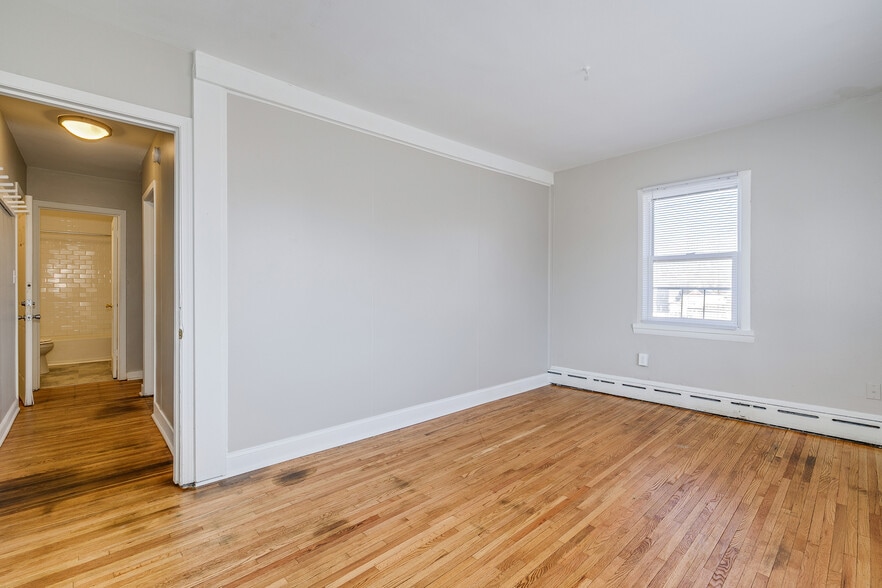 More Photos Of 609-611 N Dale St N, Saint Paul Storefront Retail Residential For Sale